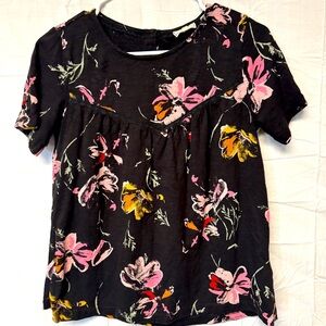 Fat Face womens black floral blouse size 4 short sleeve buttons on the back
